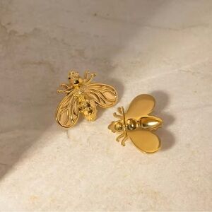 Gold Bee Designed Shiny Earrings For Women